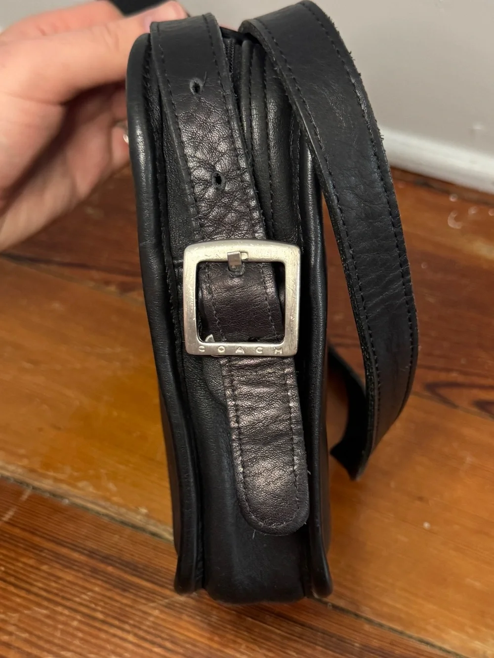 Vintage Coach 9817 Kit Camera Crossbody Bag 90's Black Glovetanned Leather USA